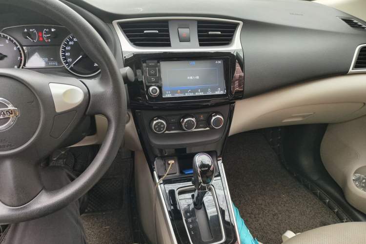 Used Nissan Sylphy 2016 1.6XV CVT Smart Enjoyment Version Audio And AC Panel