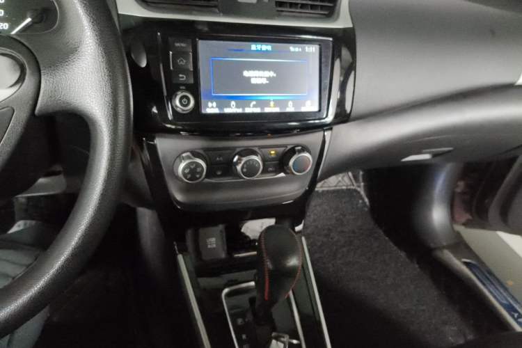 Used Nissan Sylphy 2016 1.6XV CVT Smart Enjoyment Version Audio And AC Panel