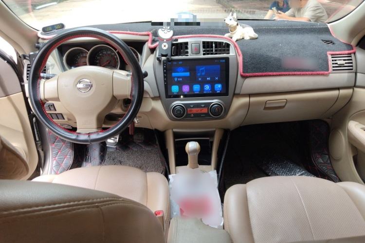Used Nissan Sylphy 2016 Classic 1.6XE Manual Leading Edition Center Console