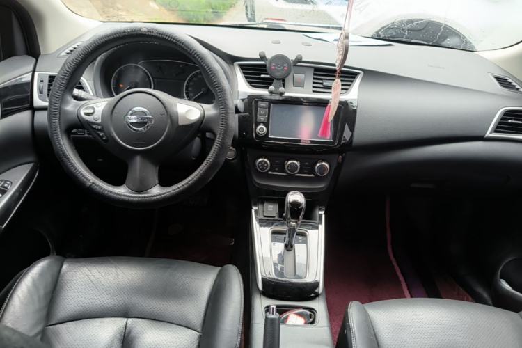 Used Nissan Sylphy 2016 1.6 XL CVT Deluxe Edition Center Console