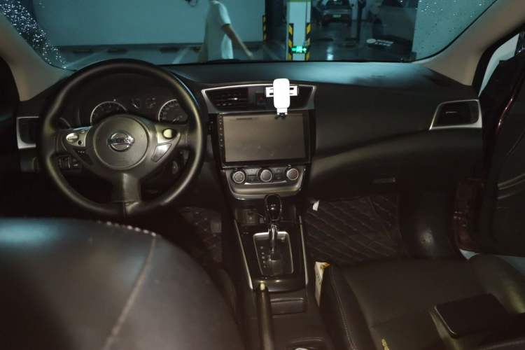 Used Nissan Sylphy 2016 1.6 XL CVT Luxury Edition Center Console