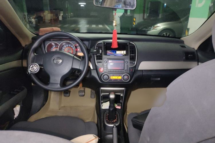 Used Nissan Sylphy 2016 Classic 1.6XE Manual Comfort Edition Center Console