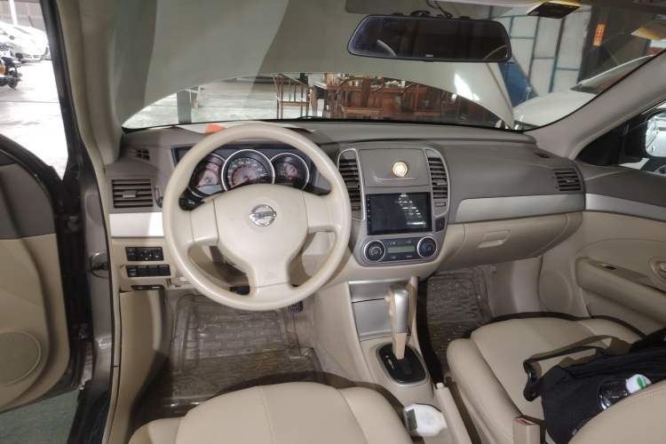 Used Nissan Sylphy 2016 Classic 1.6XE Automatic Leading Edition Center Console