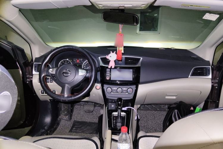 Used Nissan Sylphy 2016 1.6XV CVT Smart Enjoyment Version Center Console