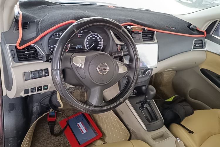 Used Nissan Sylphy 2016 1.6XE CVT Comfort Edition Center Console