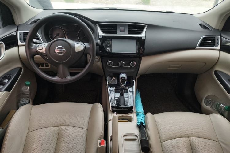 Used Nissan Sylphy 2016 1.6XV CVT Smart Enjoyment Version Center Console