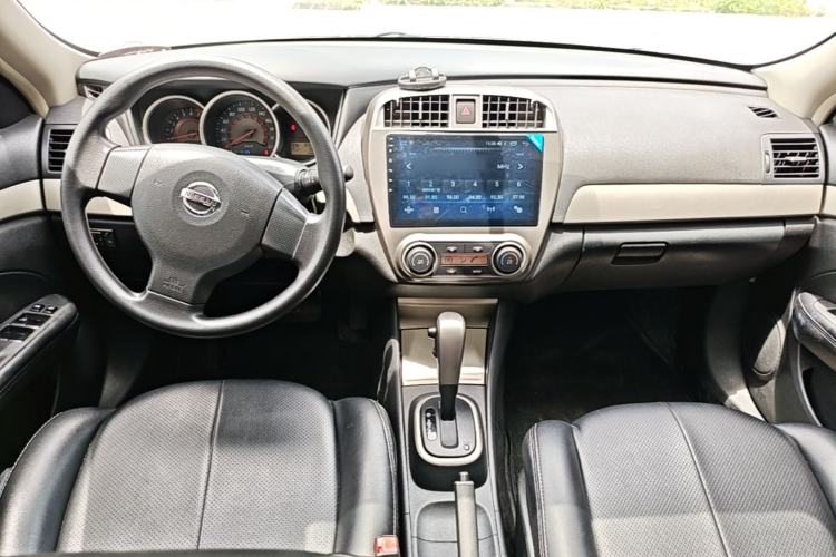 Used Nissan Sylphy 2016 Classic 1.6XE Automatic Leading Edition Center Console