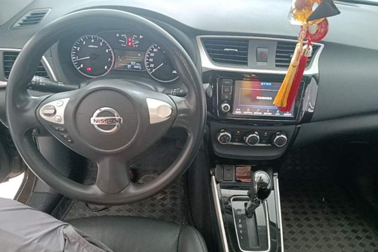 Used Nissan Sylphy 2016 1.6XV CVT Smart Enjoyment Version Center Console