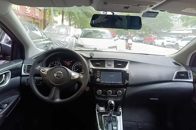 Used Nissan Sylphy 2016 1.6XV CVT Smart Enjoyment Version Center Console