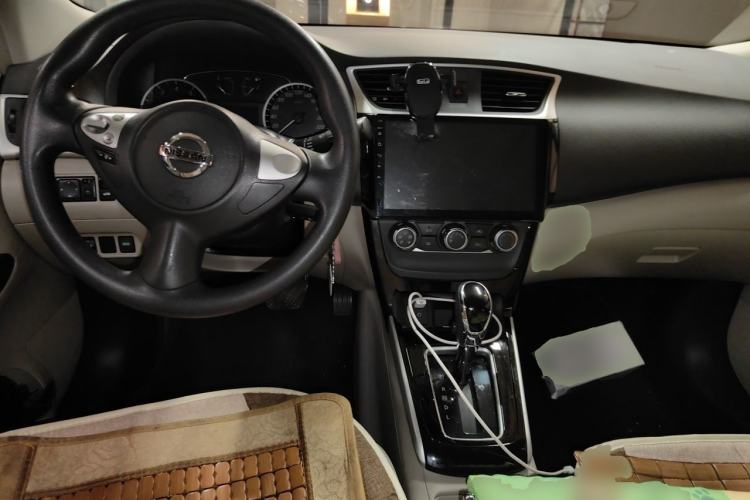 Used Nissan Sylphy 2016 Classic 1.6 XL Automatic Luxury Edition Center Console