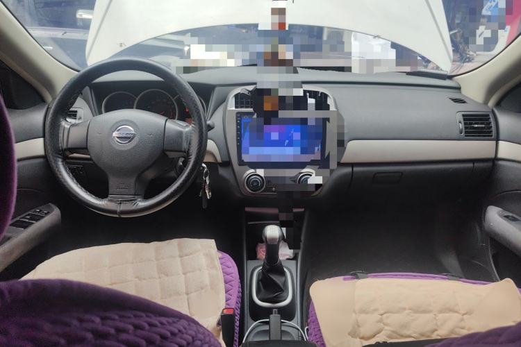 Used Nissan Sylphy 2016 Classic 1.6XE Manual Leading Edition Center Console