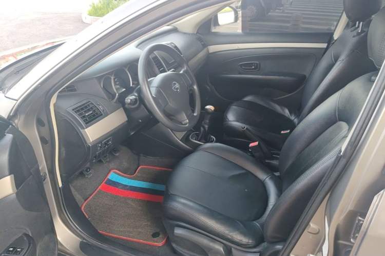 Used Nissan Sylphy 2016 Classic 1.6XE Manual Leading Edition Driver Seat