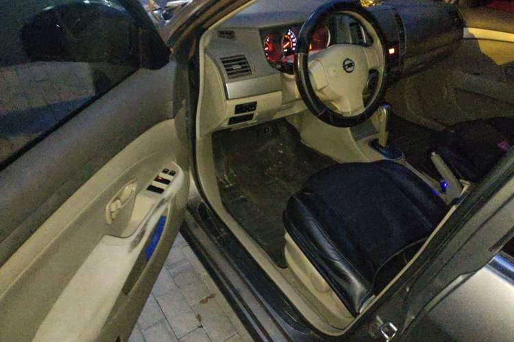 Used Nissan Sylphy 2016 Classic 1.6XE Automatic Comfort Edition Driver Seat