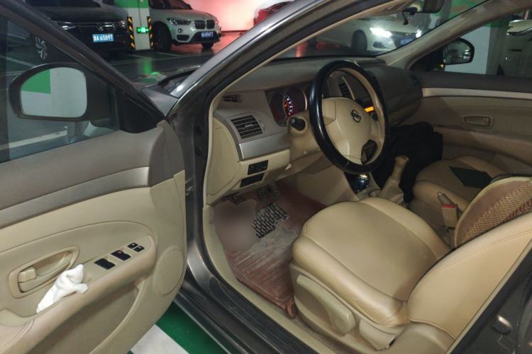 Used Nissan Sylphy 2016 Classic 1.6XE Manual Comfort Edition Driver Seat