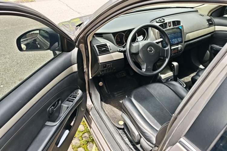 Used Nissan Sylphy 2016 Classic 1.6XE Automatic Leading Edition Driver Seat