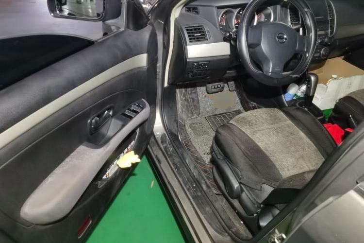 Used Nissan Sylphy 2016 Classic 1.6XE Automatic Comfort Edition Driver Seat