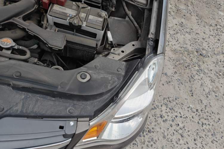 Used Nissan Sylphy 2016 Classic 1.6XE Automatic Leading Edition Engine Bay Left