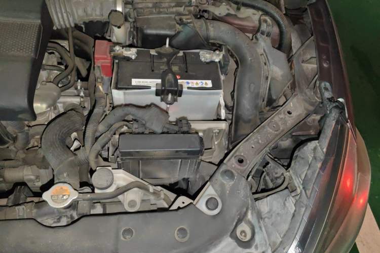 Used Nissan Sylphy 2016 1.6 XL CVT Deluxe Edition Engine Bay Left