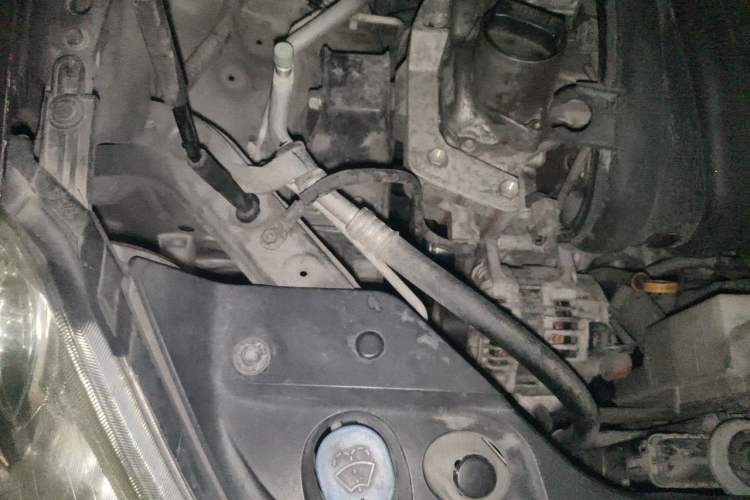 Used Nissan Sylphy 2016 Classic 1.6XE Automatic Comfort Edition Engine Bay Right