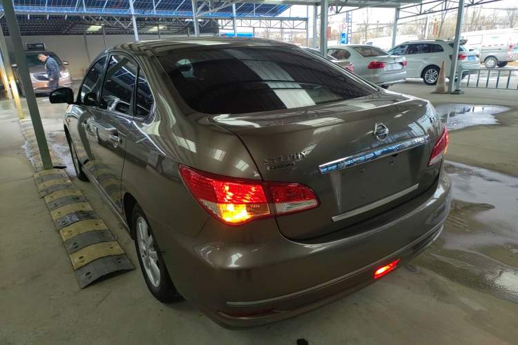 Used Nissan Sylphy 2016 Classic 1.6XE Automatic Leading Edition Exterior 2