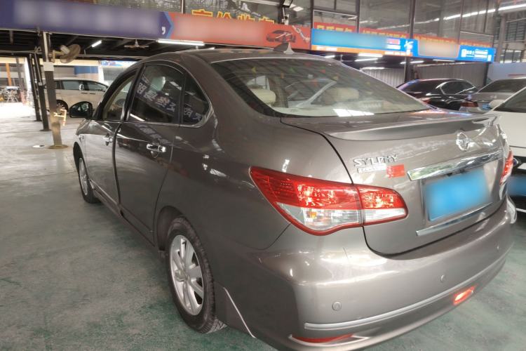 Used Nissan Sylphy 2016 Classic 1.6XE Automatic Leading Edition Exterior 2