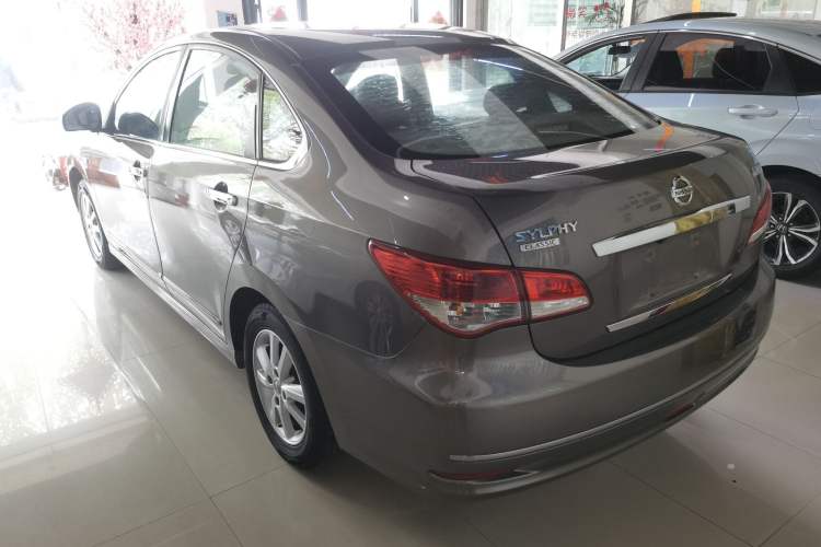 Used Nissan Sylphy 2016 Classic 1.6XE Automatic Comfort Edition Exterior 2