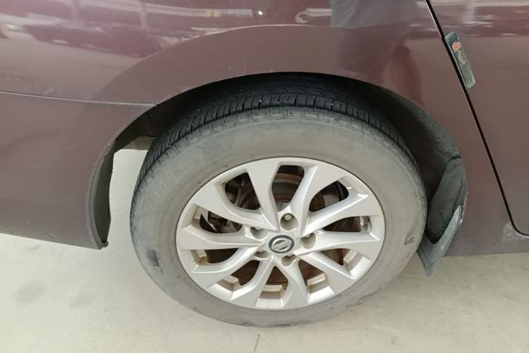 Used Nissan Sylphy 2016 1.6XE CVT Comfort Edition Exterior 5