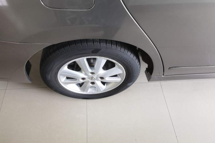 Used Nissan Sylphy 2016 Classic 1.6XE Automatic Comfort Edition Exterior 5