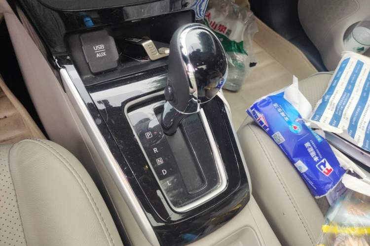 Used Nissan Sylphy 2016 1.6 XL CVT Deluxe Edition Gear Lever