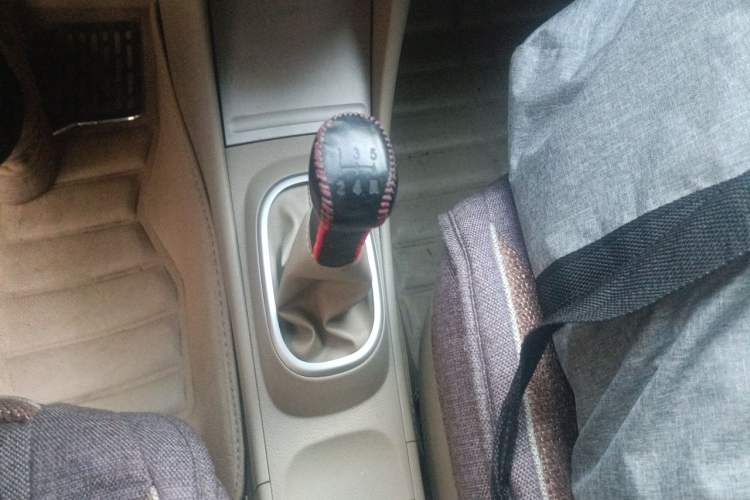Used Nissan Sylphy 2016 Classic 1.6XE Manual Comfort Edition Gear Lever