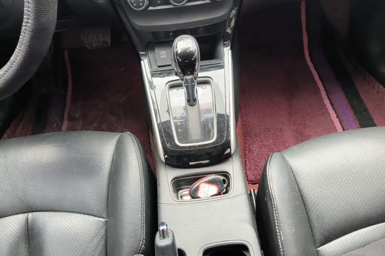 Used Nissan Sylphy 2016 1.6 XL CVT Deluxe Edition Gear Lever