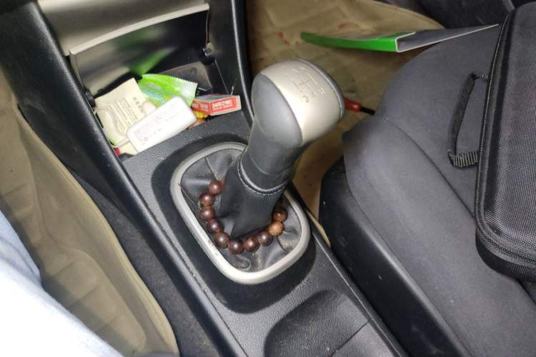 Used Nissan Sylphy 2016 Classic 1.6XE Manual Comfort Edition Gear Lever