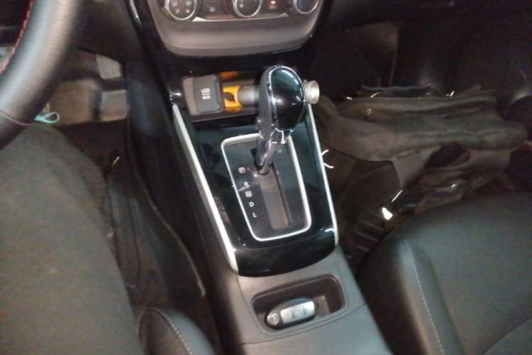 Used Nissan Sylphy 2016 1.6 XL CVT Deluxe Edition Gear Lever
