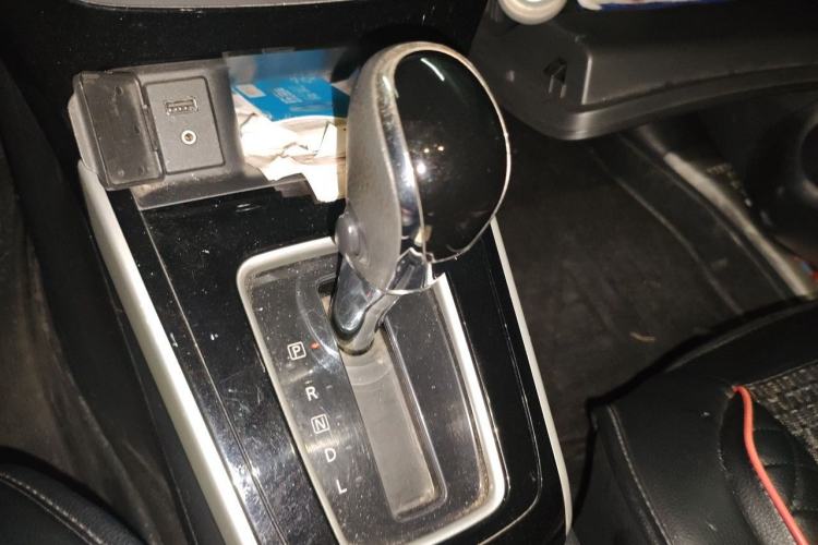 Used Nissan Sylphy 2016 1.6 XL CVT Luxury Edition Gear Lever