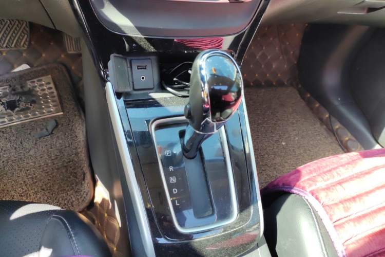 Used Nissan Sylphy 2016 1.6 XL CVT Deluxe Edition Gear Lever