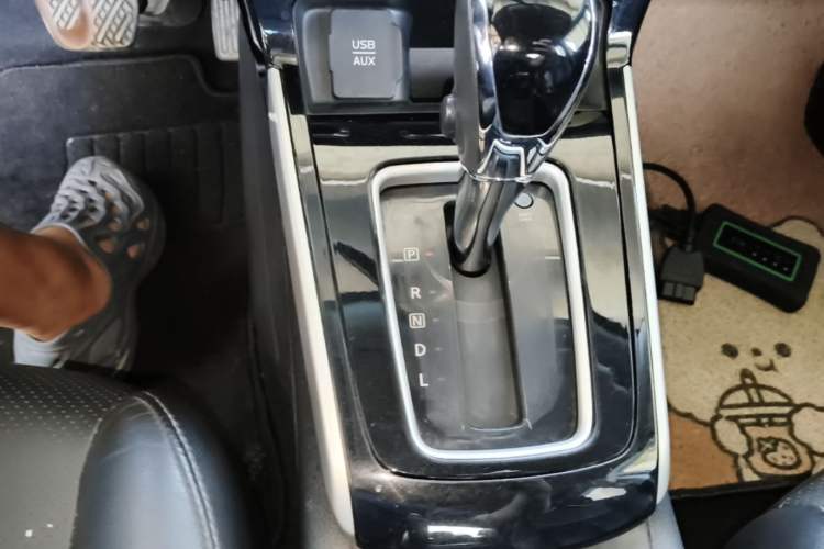 Used Nissan Sylphy 2016 1.6 XL CVT Luxury Edition Gear Lever