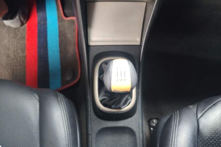 Used Nissan Sylphy 2016 Classic 1.6XE Manual Leading Edition Gear Lever