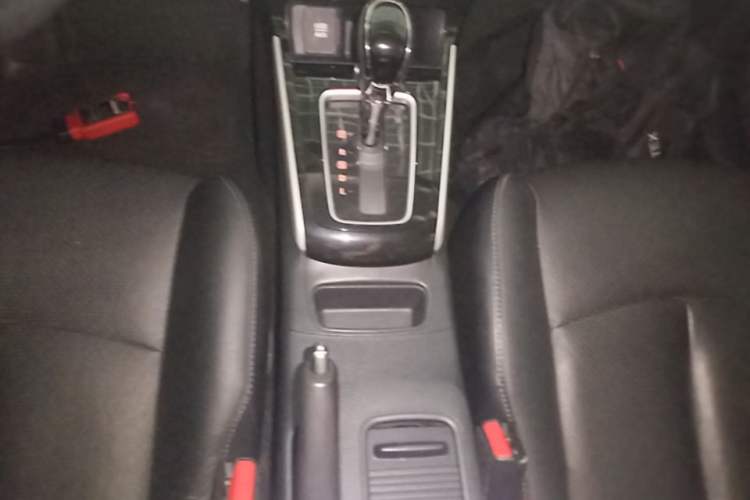 Used Nissan Sylphy 2016 1.6 XL CVT Luxury Edition Gear Lever