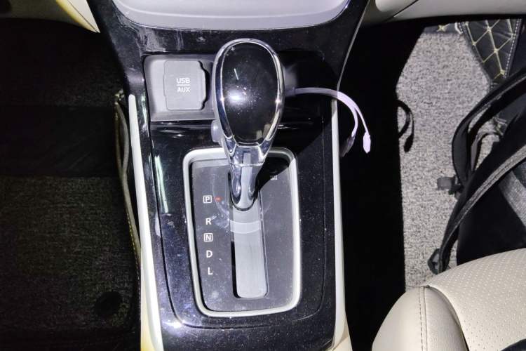 Used Nissan Sylphy 2016 1.6XV CVT Smart Enjoyment Version Gear Lever