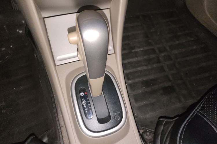 Used Nissan Sylphy 2016 Classic 1.6XE Automatic Comfort Edition Gear Lever