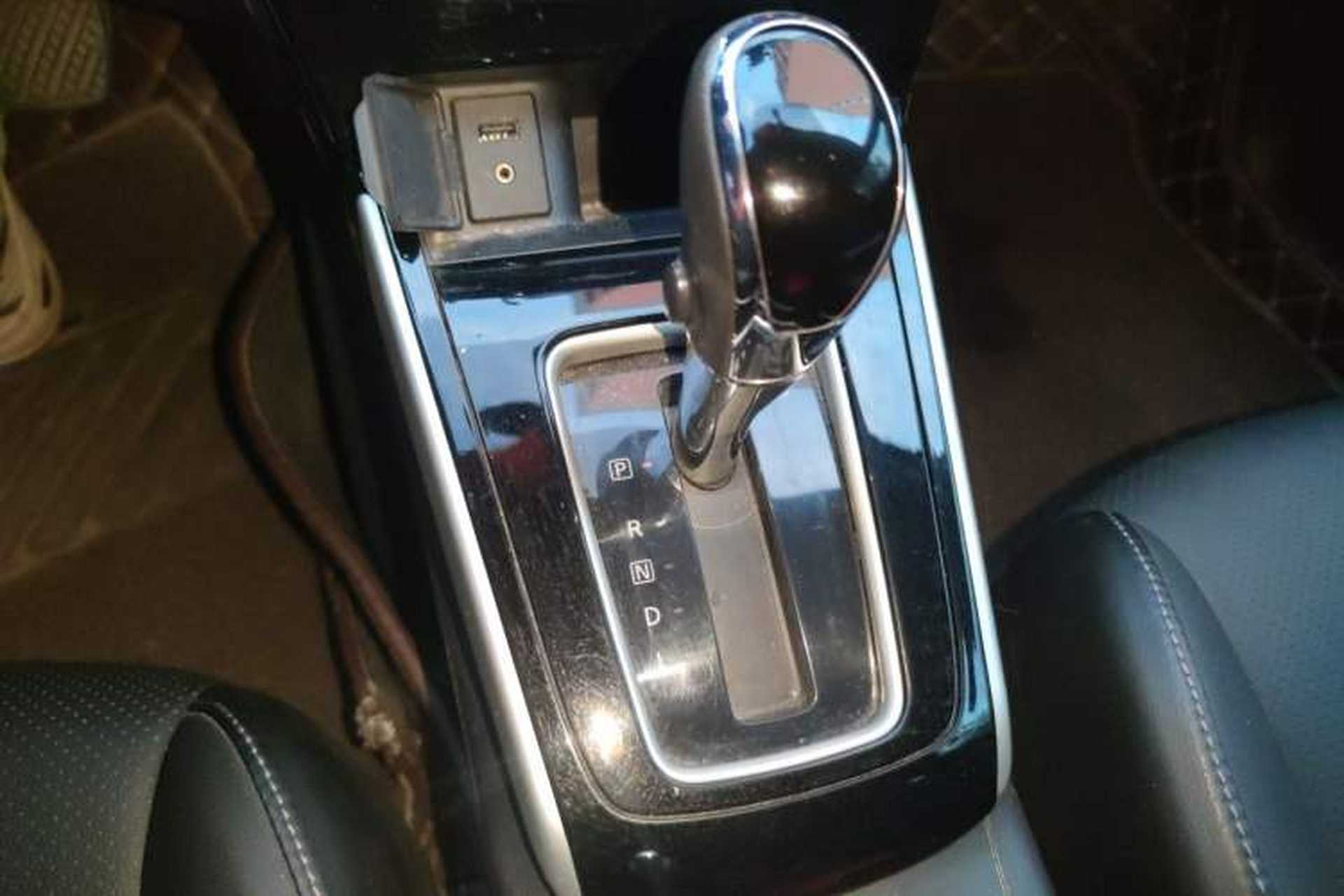Used Nissan Sylphy 2016 1.6 XL CVT Deluxe Edition Gear Lever