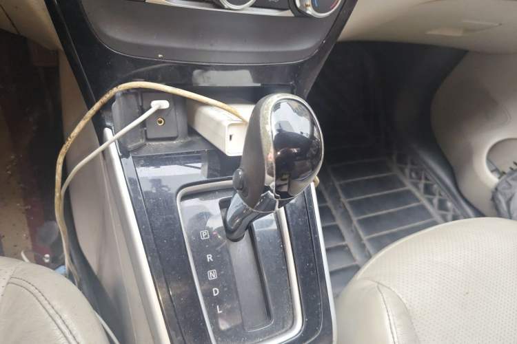 Used Nissan Sylphy 2016 1.6 XL CVT Deluxe Edition Gear Lever