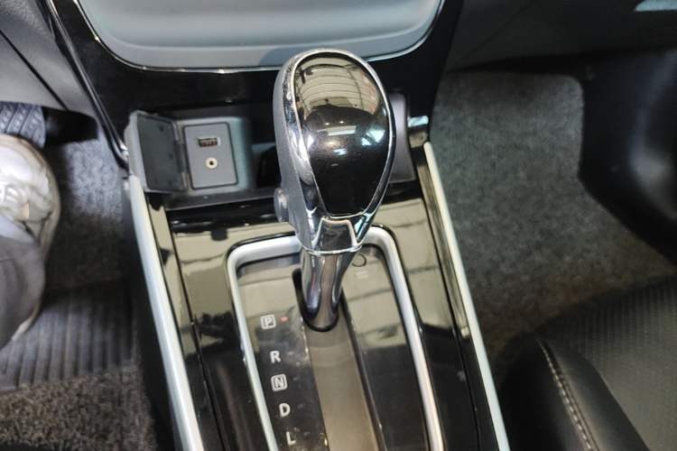 Used Nissan Sylphy 2016 1.6XV CVT Smart Enjoyment Version Gear Lever