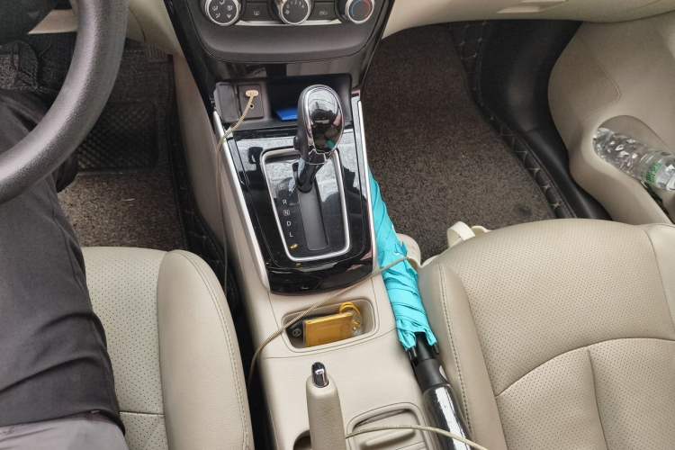 Used Nissan Sylphy 2016 1.6XV CVT Smart Enjoyment Version Gear Lever