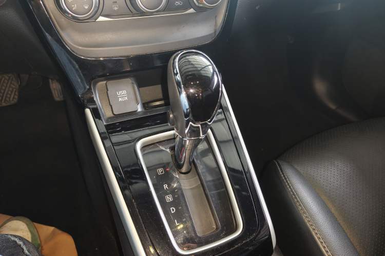Used Nissan Sylphy 2016 1.6XV CVT Smart Enjoyment Version Gear Lever