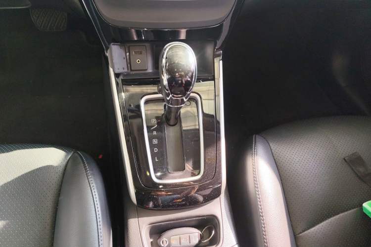 Used Nissan Sylphy 2016 1.6 XL CVT Deluxe Edition Gear Lever