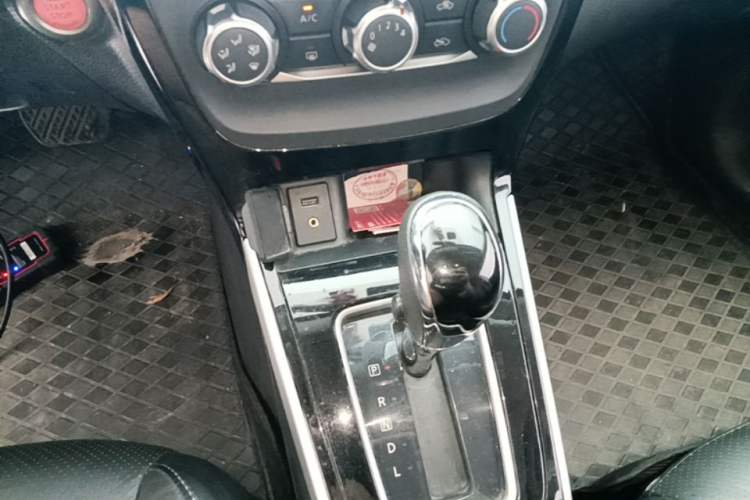 Used Nissan Sylphy 2016 1.6XV CVT Smart Enjoyment Version Gear Lever