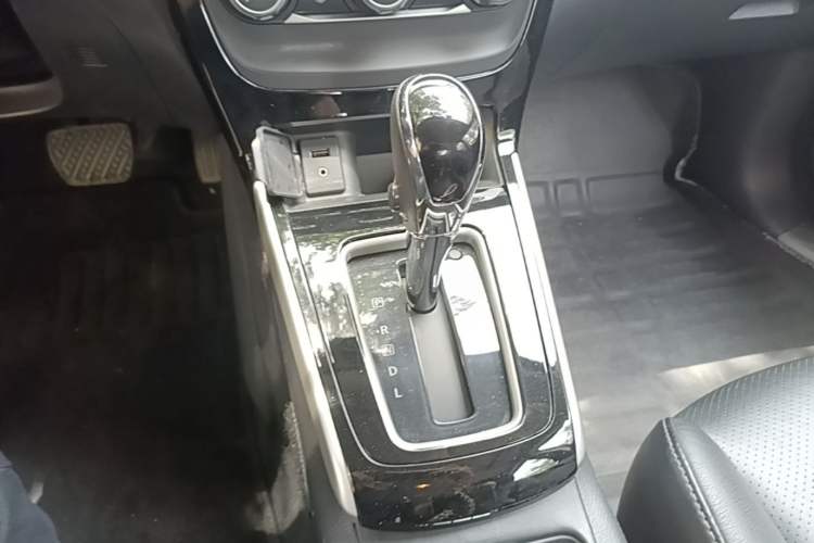 Used Nissan Sylphy 2016 1.6XV CVT Smart Enjoyment Version Gear Lever