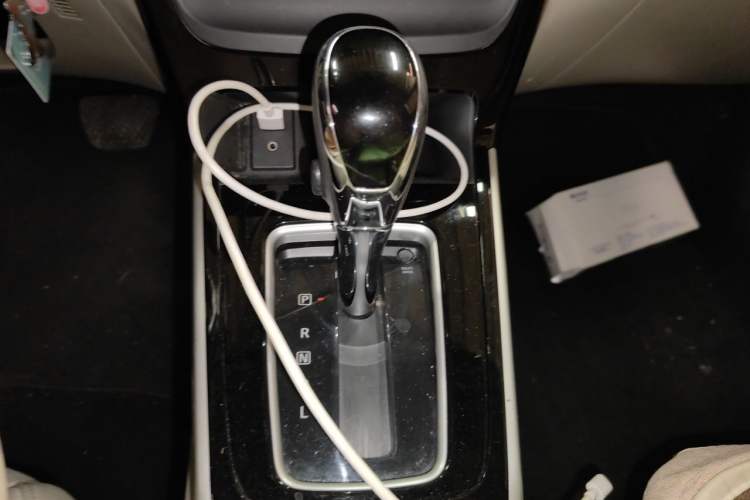 Used Nissan Sylphy 2016 Classic 1.6 XL Automatic Luxury Edition Gear Lever
