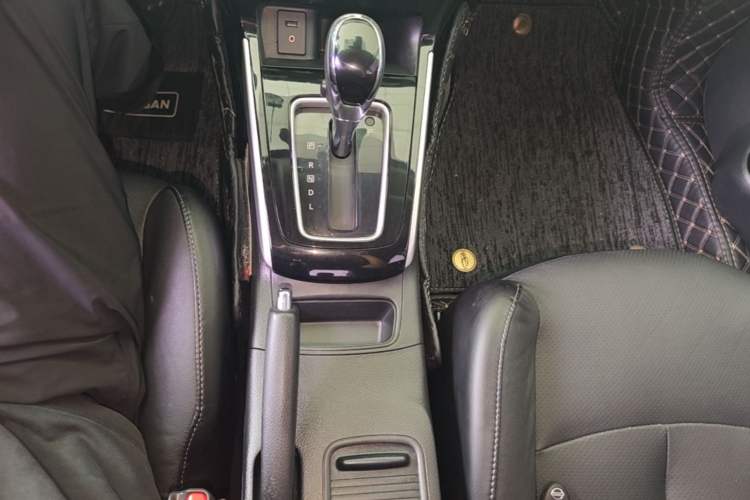 Used Nissan Sylphy 2016 1.6XV CVT ZhiZun Edition Gear Lever